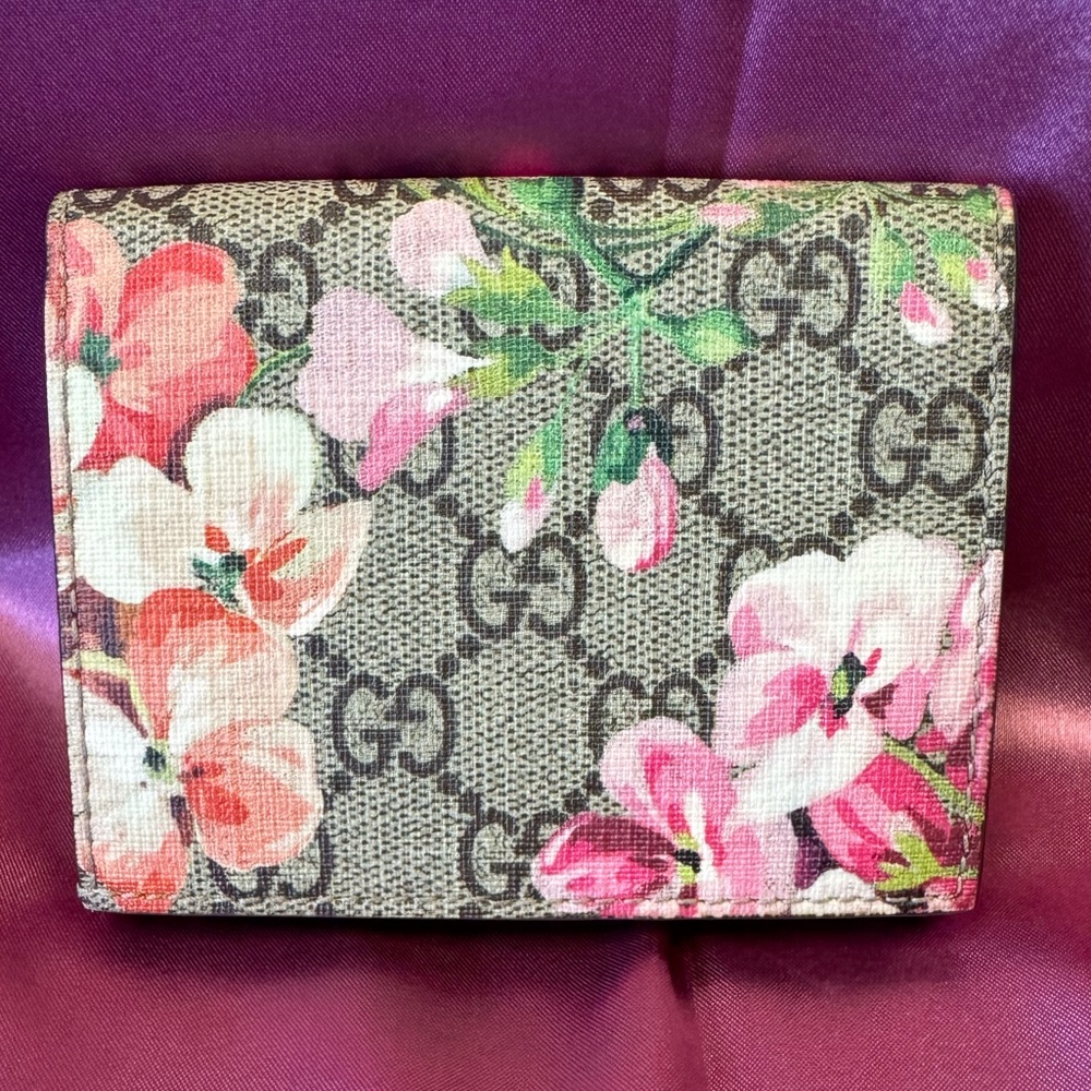 Authentic GG Supreme monogram Floral Blooms wallet pristine condition